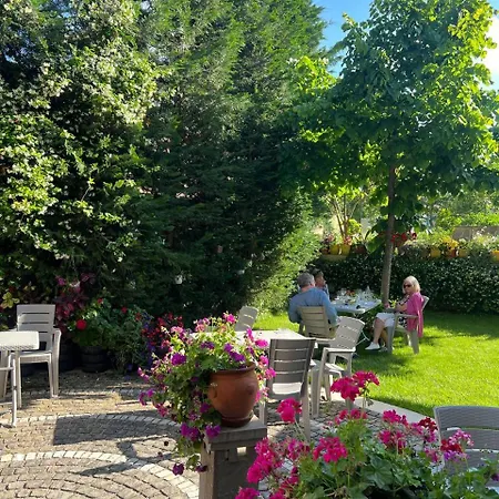 Nurellari Winery Cellar And Hotel *