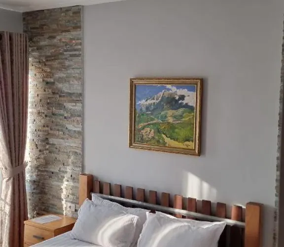 Nurellari Winery Cellar And בראט