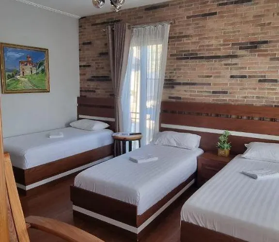 Nurellari Winery Cellar And בראט